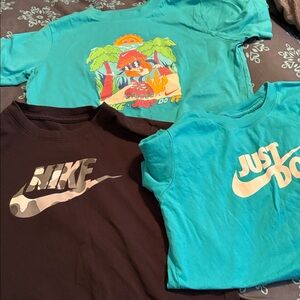 3 Nike Tee’s with Graphics NWOT